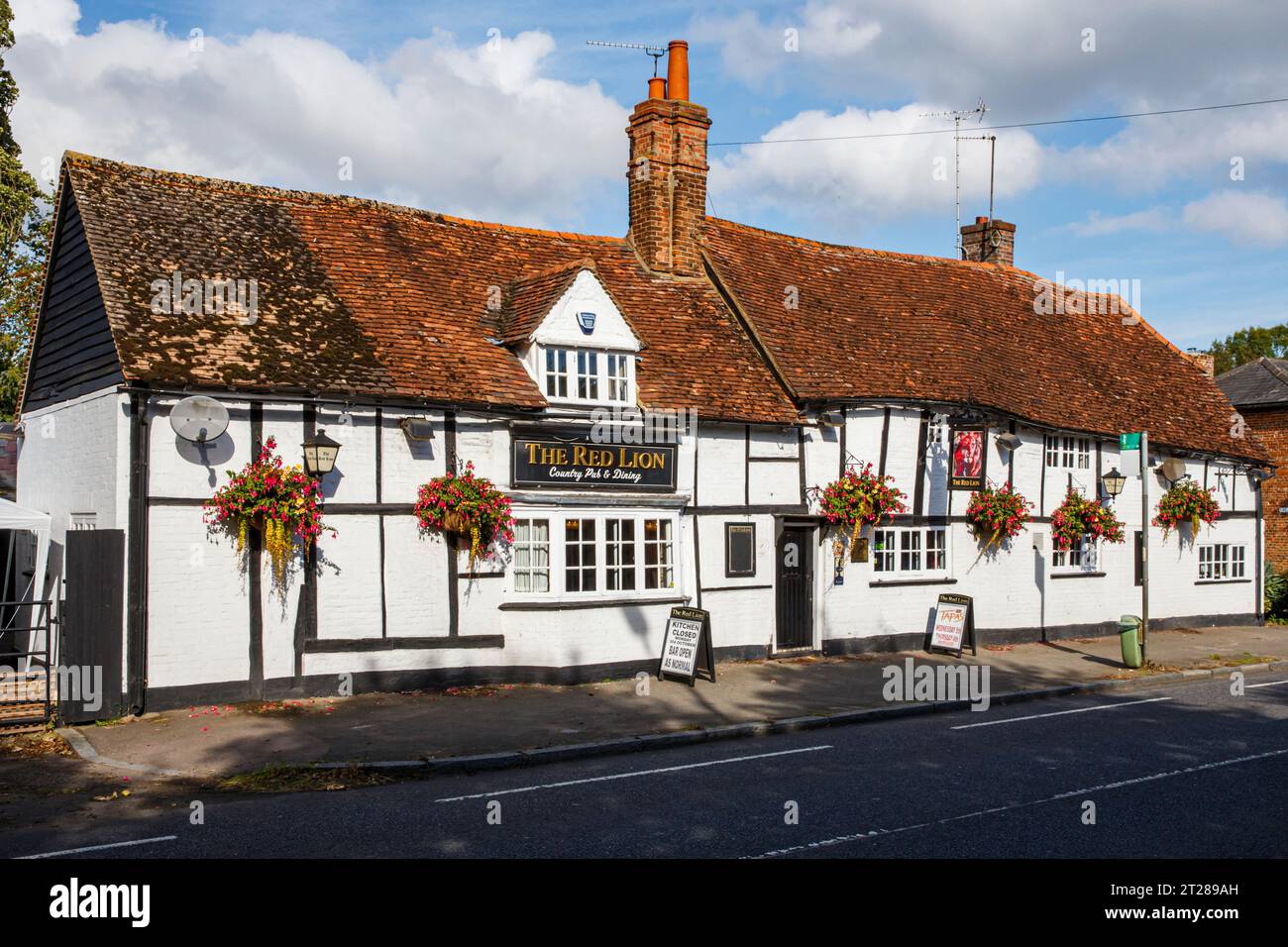 The Red Lion public House in Bierton, Aylesbury, United Kingdom Stock Photo