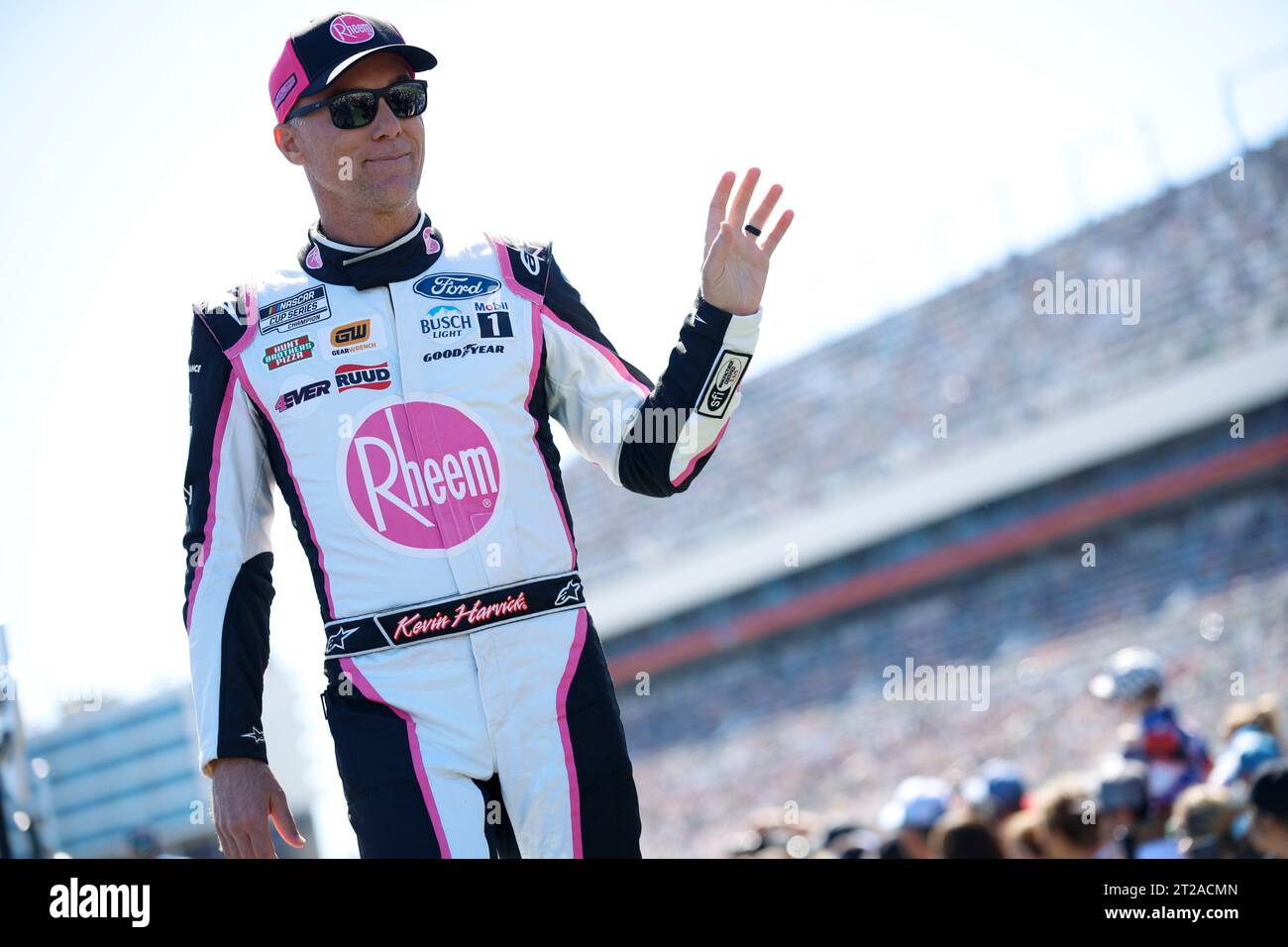 Concord, NC, USA. 8th Oct, 2023. NASCAR Cup Series Driver Kevin Harvick (4) gets introduced for the Bank of Amercia ROVAL 400 at the Charlotte Motor Speedway in Concord NC. (Credit Image: © Stephen A Arce Grindstone Media/ASP) EDITORIAL USAGE ONLY! Not for Commercial USAGE! Stock Photo