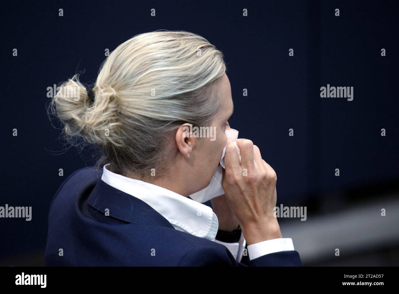 Berlin, Deutschland, 18.10.2023: Sitzungswoche im Deutschen Bundestag: Alice Weidel, AfD, putzt sich die Nase *** Berlin, Germany. , . Session week in the German Bundestag Alice Weidel, AfD, blows her nose Copyright: xdtsxNachrichtenagenturx dts 24366 Credit: Imago/17�Թ����� Live News Stock Photo