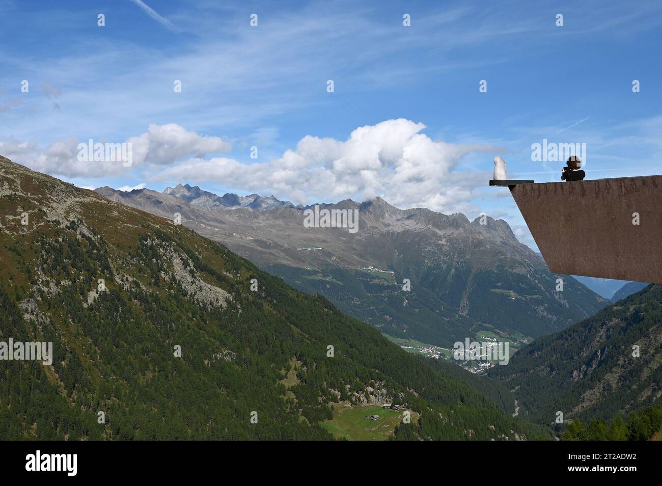 Aussichtsplattform an der Timmelsjoch Hochalpenstrasse zwischen …sterreich und Italien Stock Photo