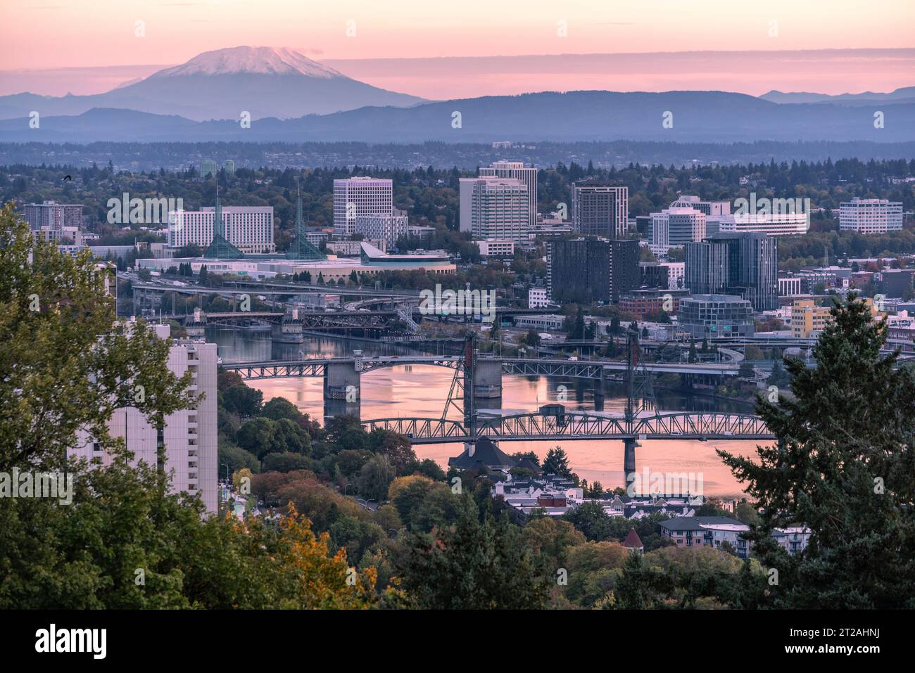 Sunrise view of Portland and Mt St Helens from Portland Aerial Tram Terminal, Marquam Hill Stock Photo