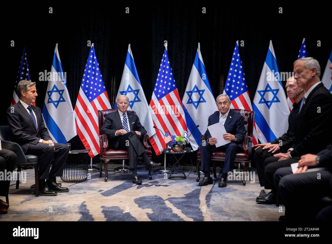 Tel Aviv, Israel. 18th Oct, 2023. U.S. President Joe Biden, left, meets with Israeli Prime Minister Benjamin Netanyahu, right, to discuss the war between Israel and Hamas, in Tel Aviv, Israel, Wednesday, October 18, 2023. At left is U.S. Secretary of State Antony Blinken. At right is Minister of Defense Yoav Gallant, second right and lawmaker Benny Gantz, right, who is part of the new national emergency government. Pool Photo by Miriam Alster/UPI Credit: UPI/Alamy Live News Stock Photo