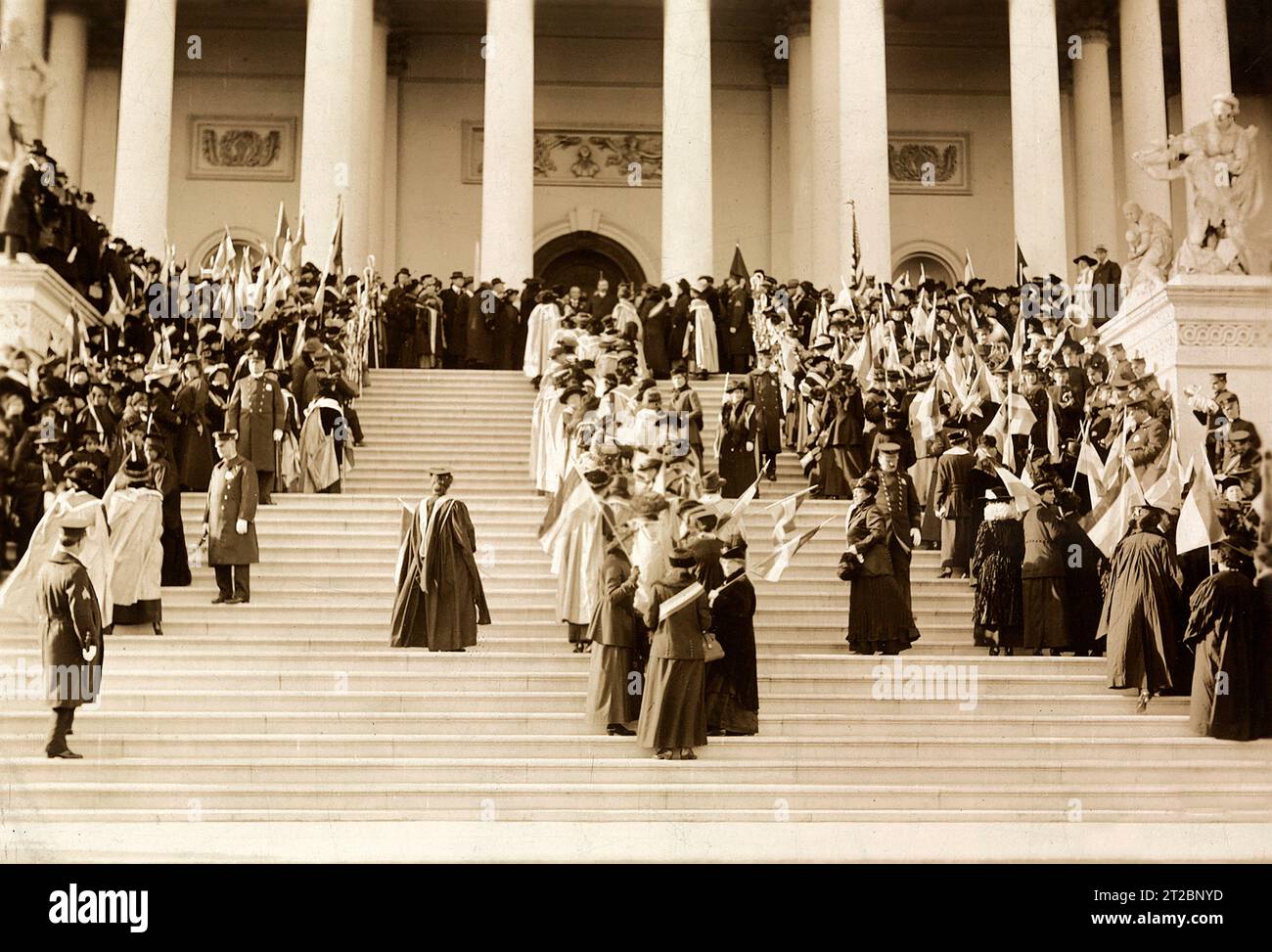 Womens social and political union hi-res stock photography and images ...