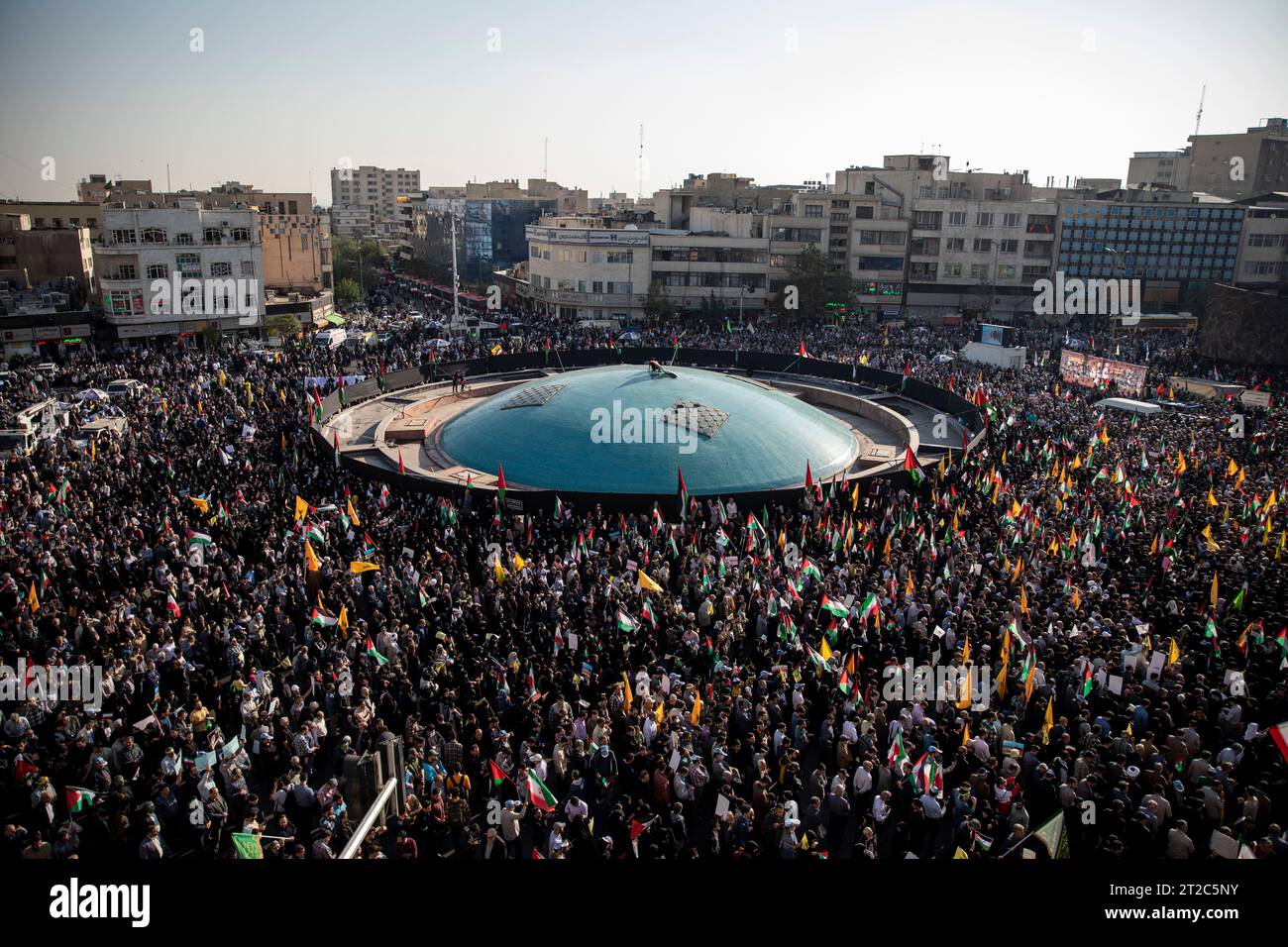 Islamic Rally Tehran, Tehran, Iran. 18th Oct, 2023. Iranian protestors attend an anti ...