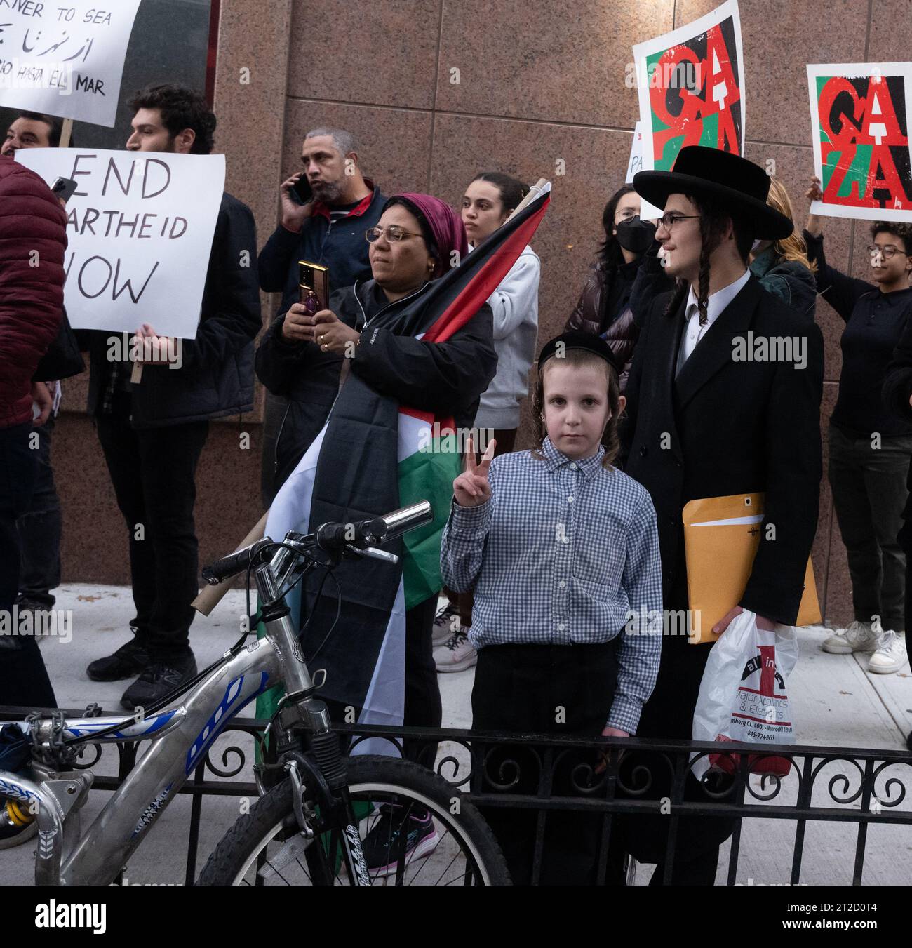 New York, New York, USA. 18th Oct, 2023. Hasidic Jews are shown ...