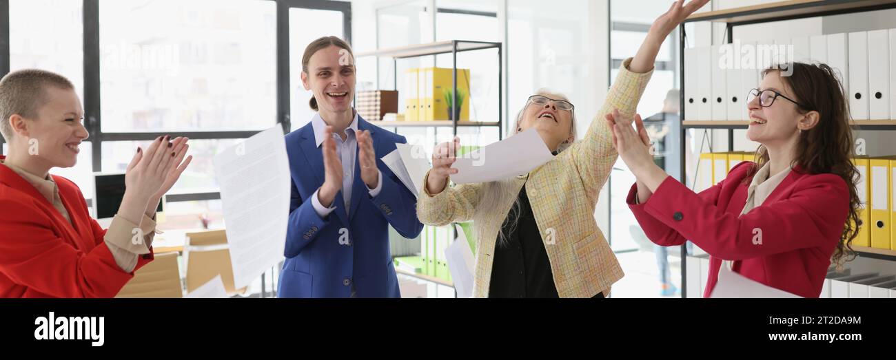 Clapping hands happy women hi-res stock photography and images - Alamy