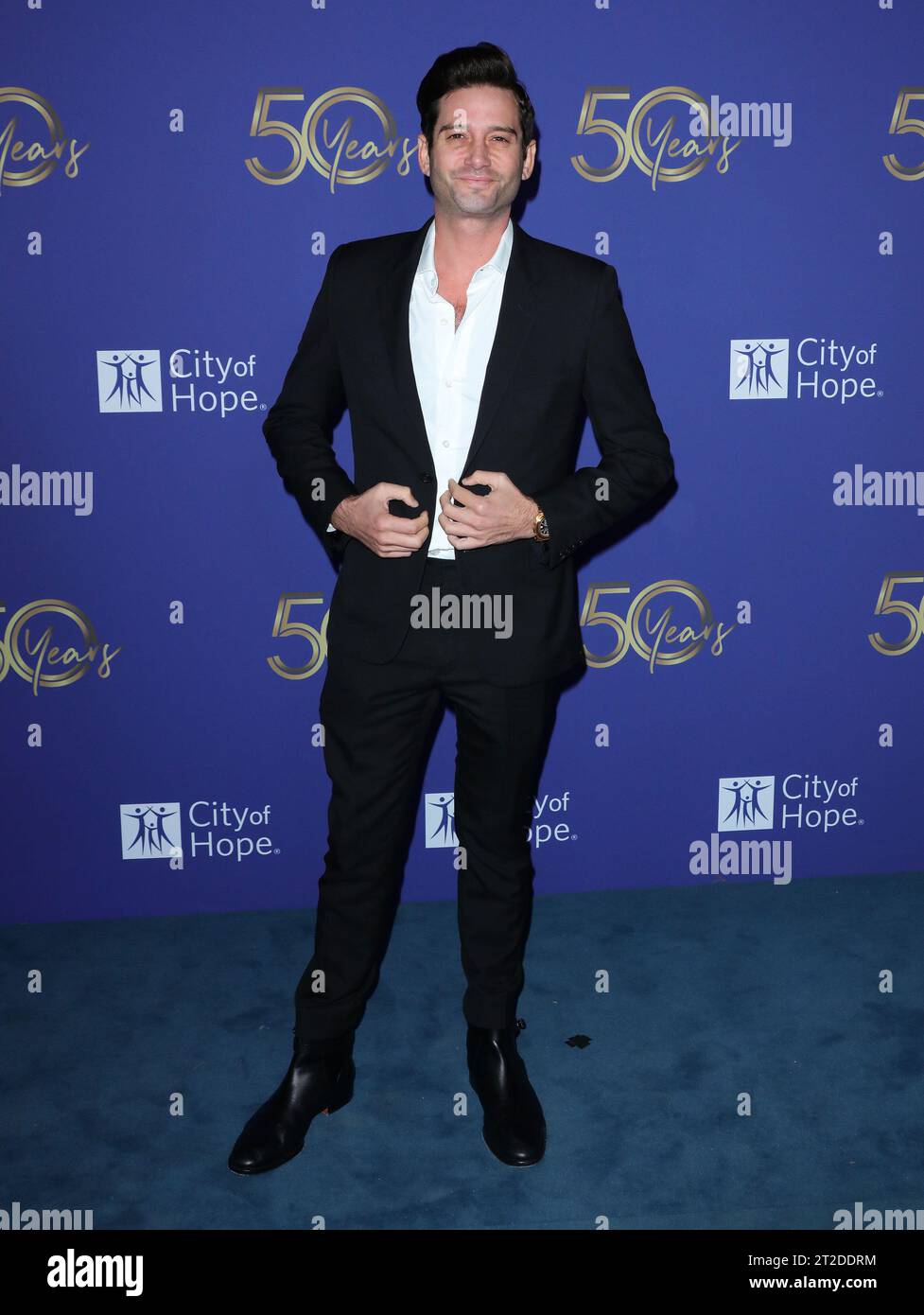 Josh Flagg arrives at The City of Hope Spirit of Life Gala held at The