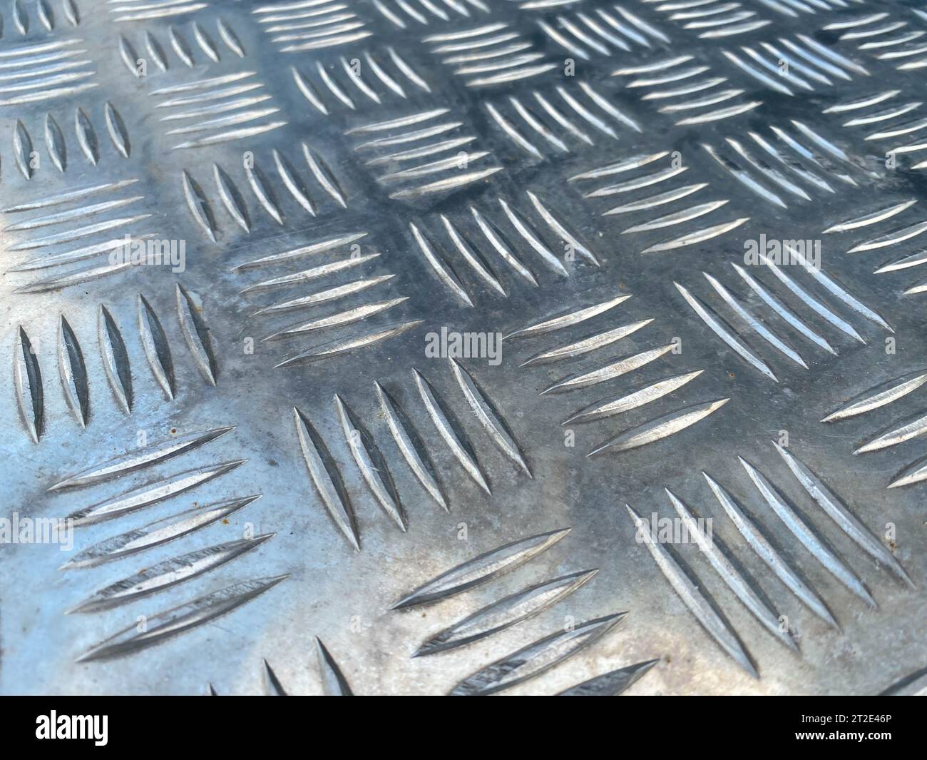 Metal sheet with volume ornament for use as an antislip coating. Metal