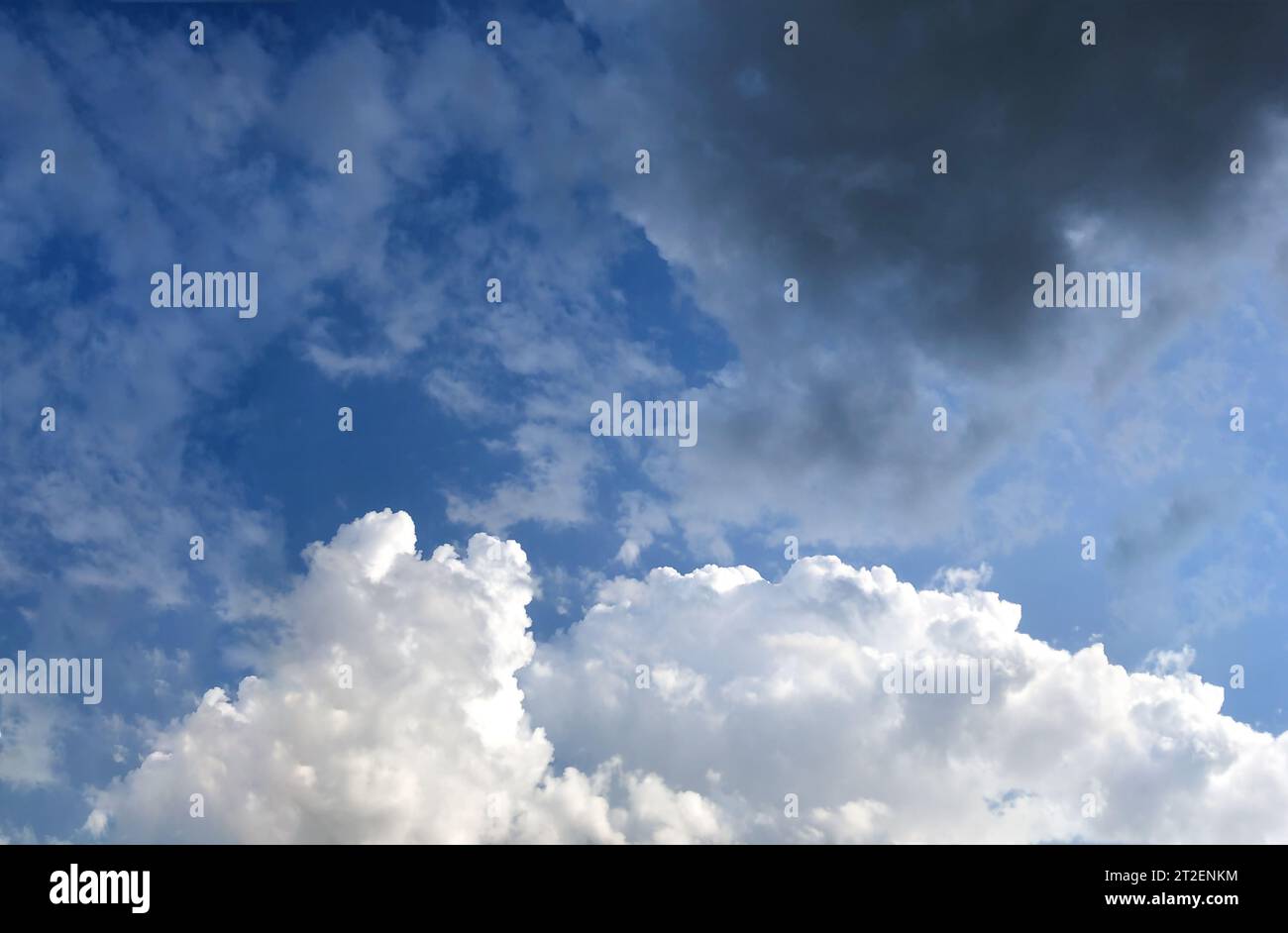 Pretty white clouds overcast hi-res stock photography and images - Alamy