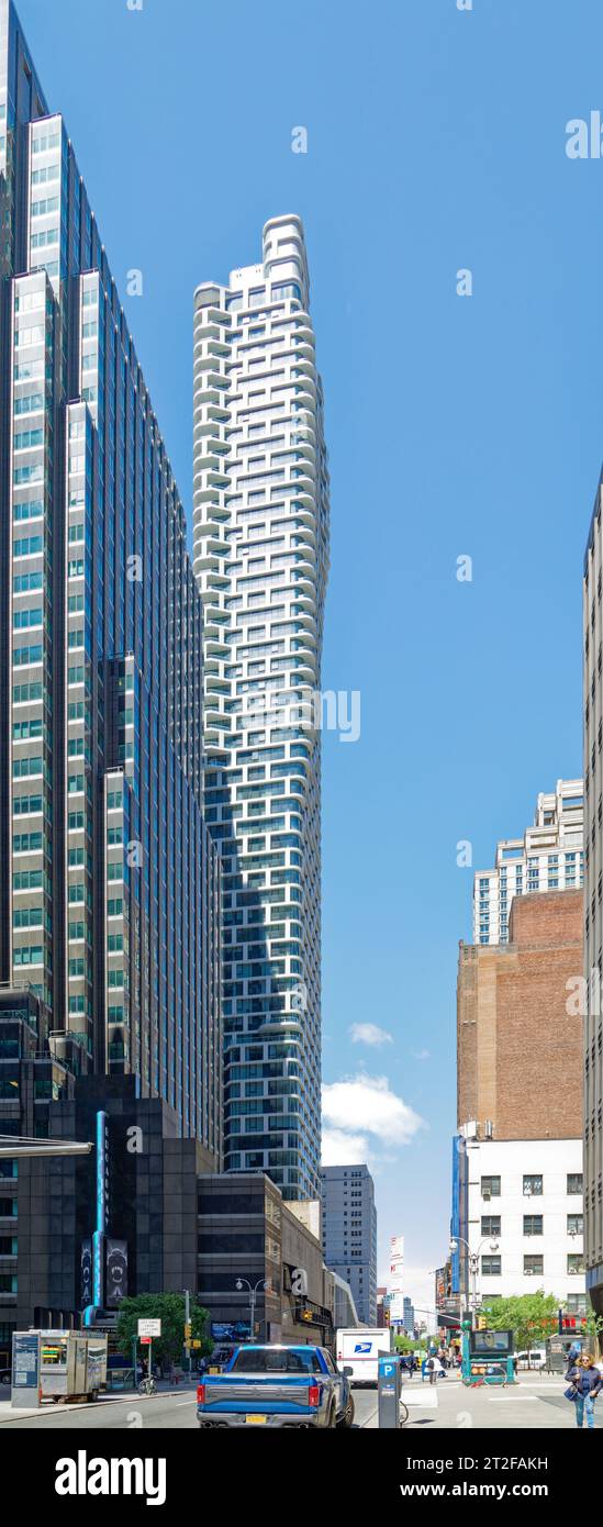Cetra/Ruddy garnered prizes for its design of Aro, a residential high-rise with a sinuous sculpted white concrete and glass form, built in 2018. Stock Photo