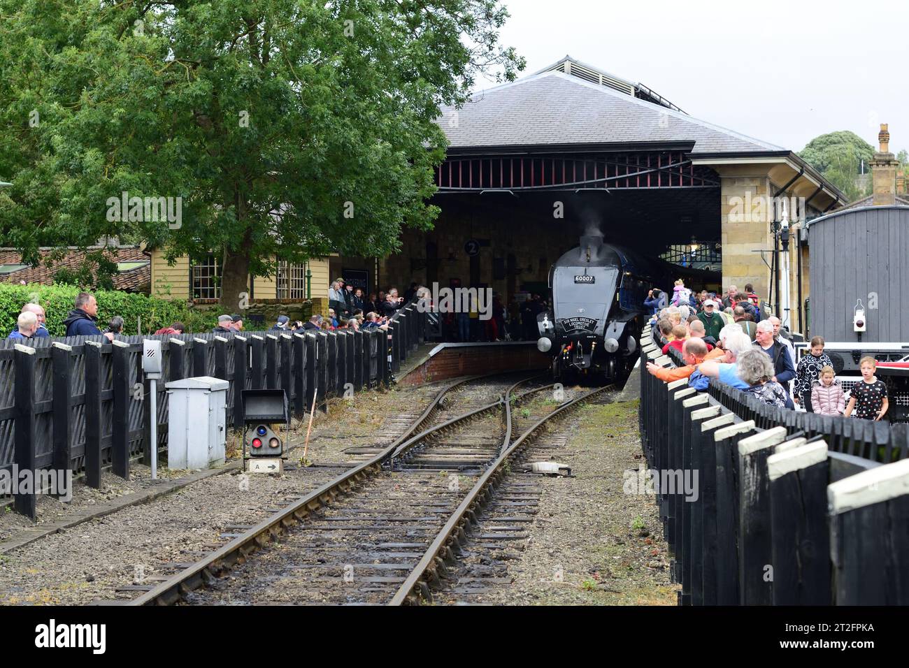 LNER Class A4 Pacific No 60007 Sir Nigel Gresley arriving at Pickering ...