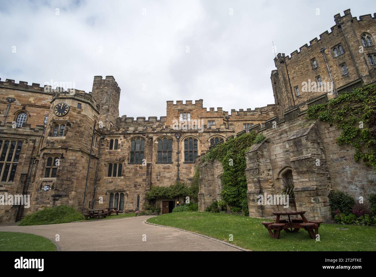 Durham castle is a norman castle hi-res stock photography and images ...