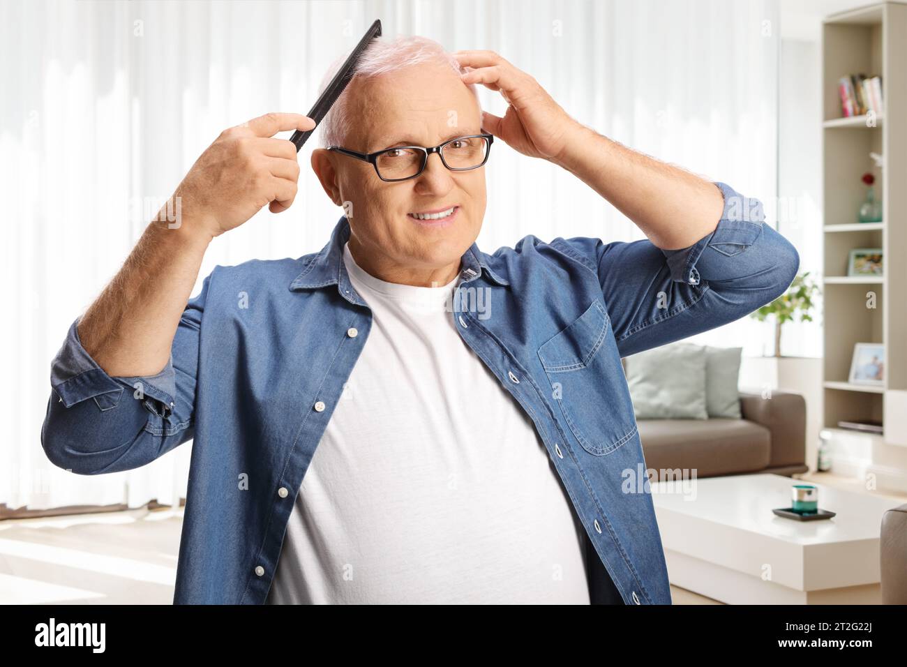 Man comb hi-res stock photography and images - Alamy