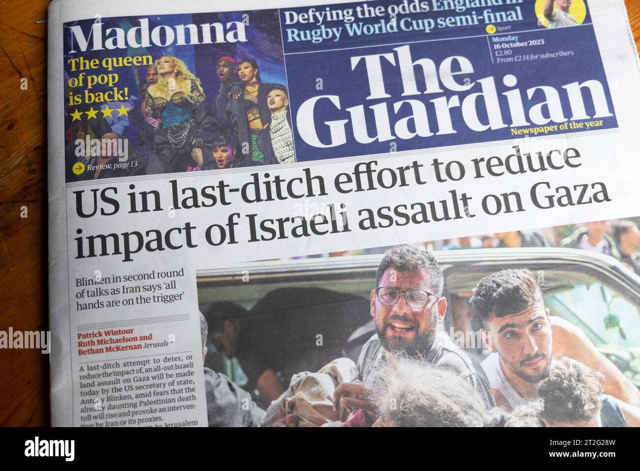 'US in last-ditch effort to reduce impact of Israeli assault on Gaza' Guardian newspaper headline front page Israel war article 16 October 2023 UK Stock Photo