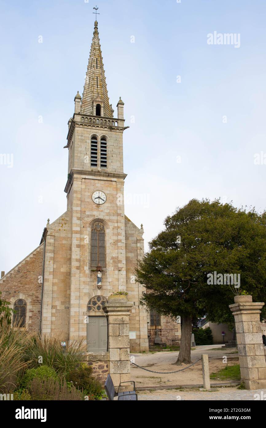 Church of St Samson Notre Dame de Beauport in Paimpol, Cotes-d'Armor, Brittany, France Vertical shot. Stock Photo
