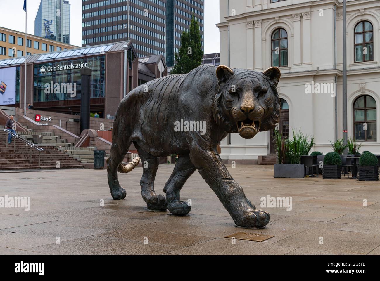 A picture of the iconic Tiger statue of Oslo, at the