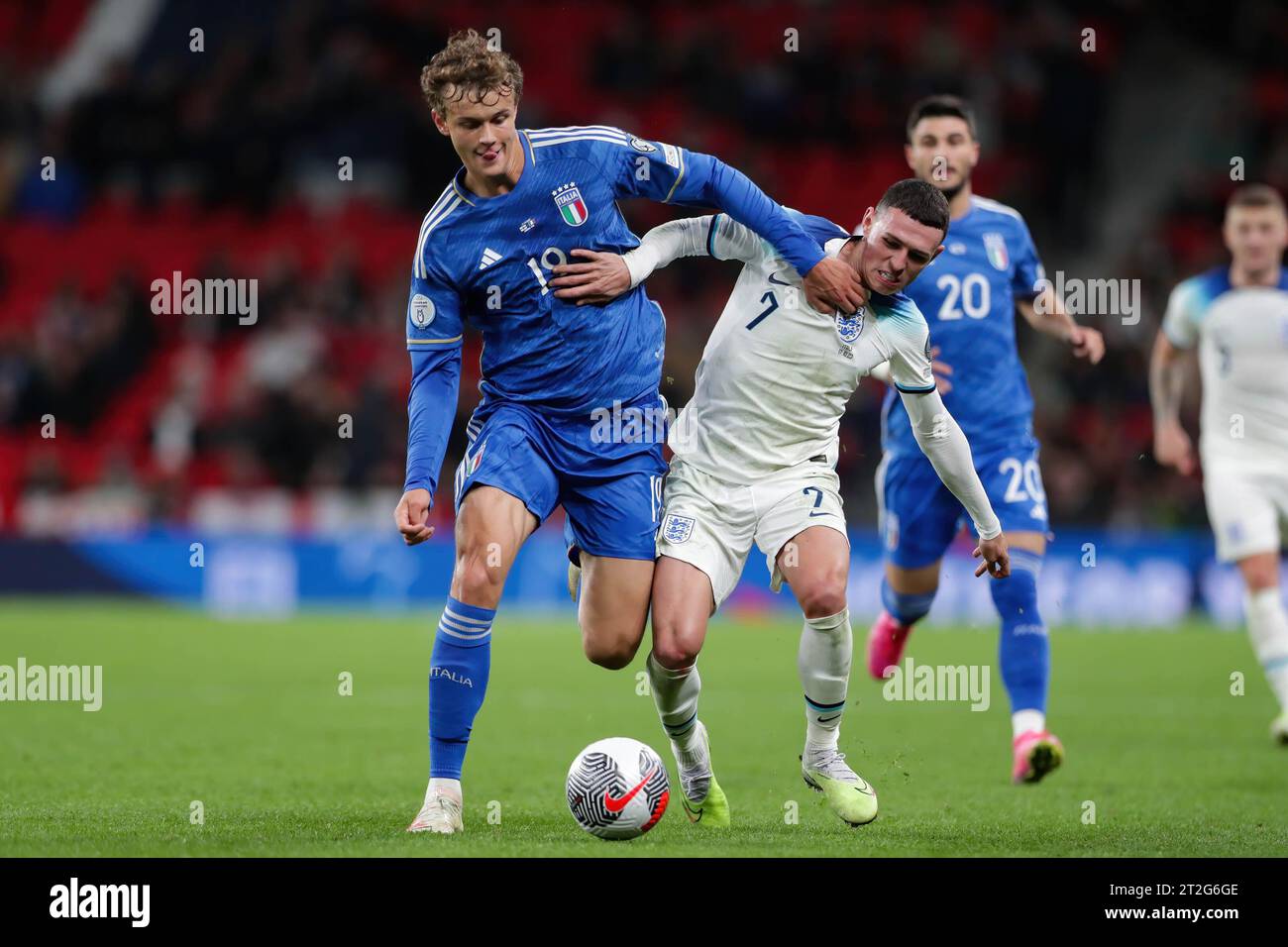 Scalvini of Italy (L) and Phil Foden of England (R) seen in