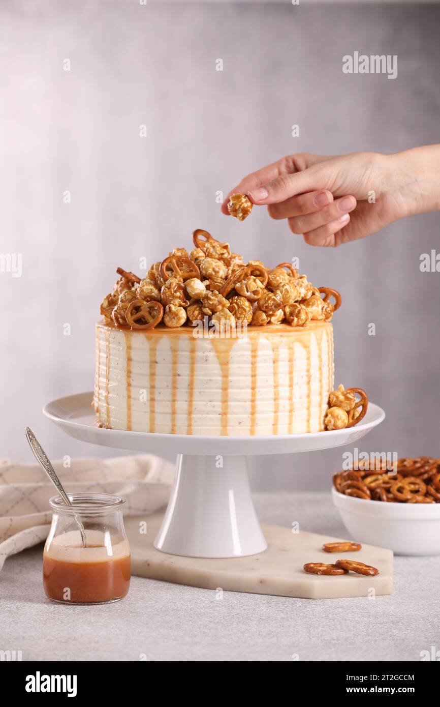 Icing Drip Table Drip icing hi-res stock photography and images - Alamy