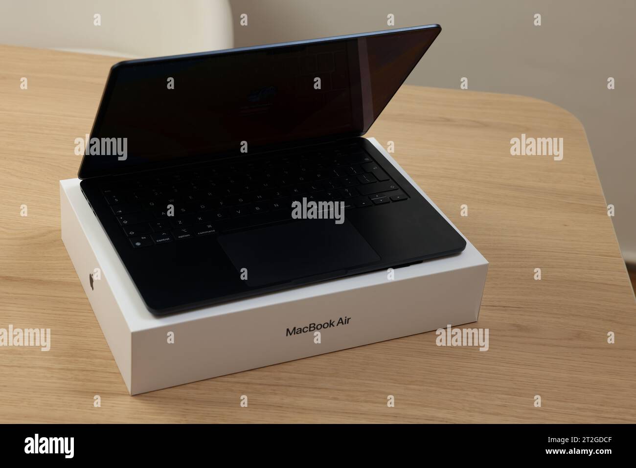 Macbook Boxed Macbook air cardboard box hi-res stock photography and images - Alamy