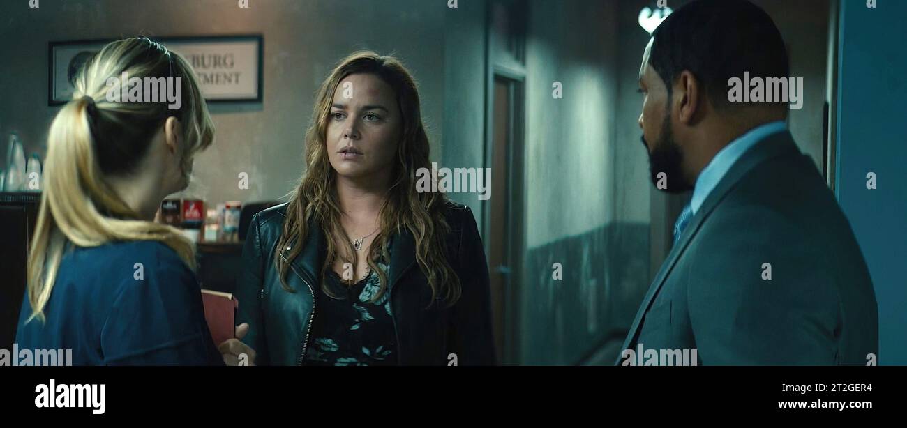 DETAINED, Abbie Cornish (center), Laz Alonso (right), 2023. © Sublimity