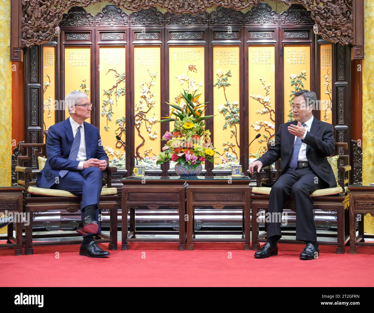 Beijing, China. 19th Oct, 2023. Chinese Vice Premier Ding Xuexiang, also a member of the Standing Committee of the Political Bureau of the Communist Party of China Central Committee, meets with Apple CEO Tim Cook in Beijing, capital of China, Oct. 19, 2023. Credit: Ding Lin/Xinhua/Alamy Live News Stock Photo