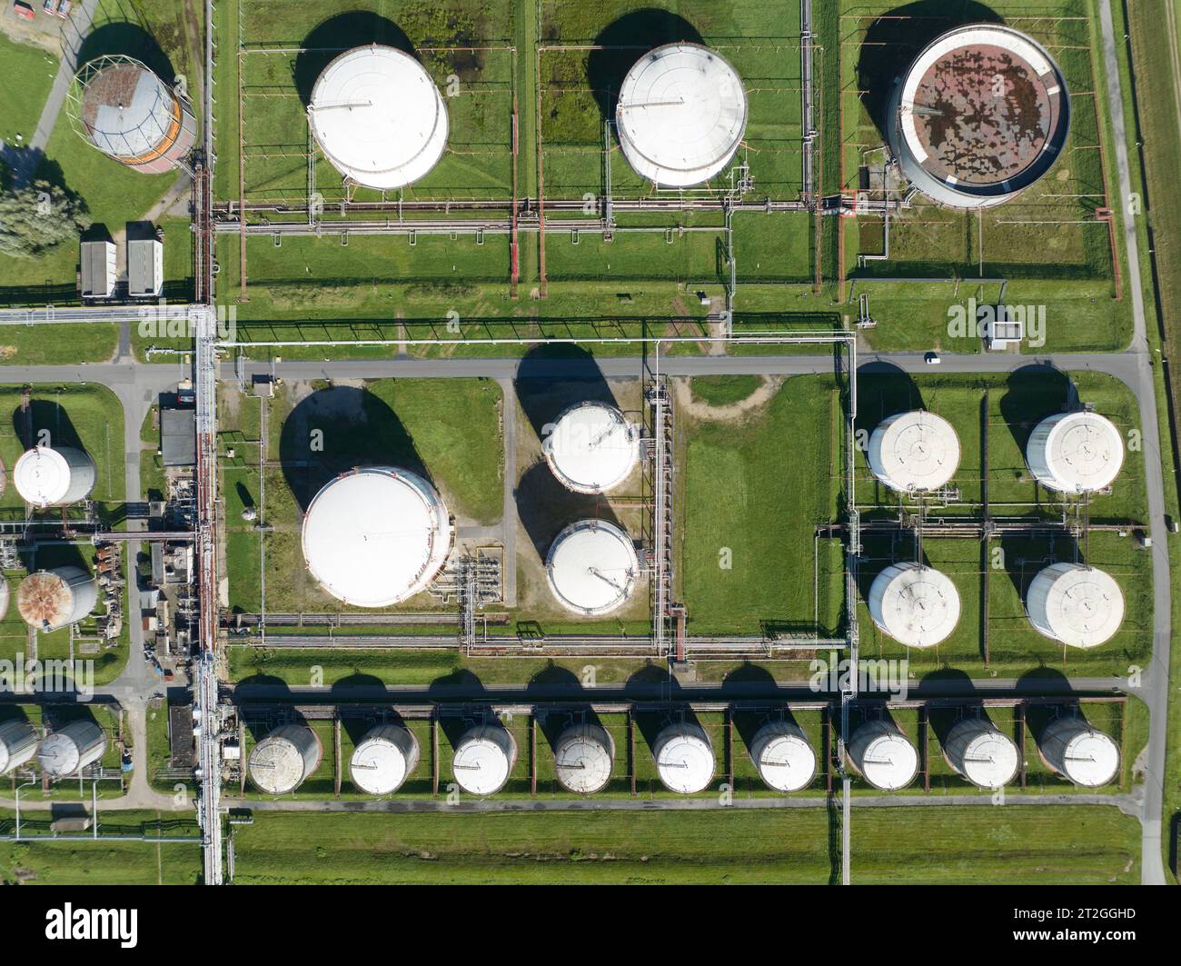 Jet fuel processing hires stock photography and images Alamy