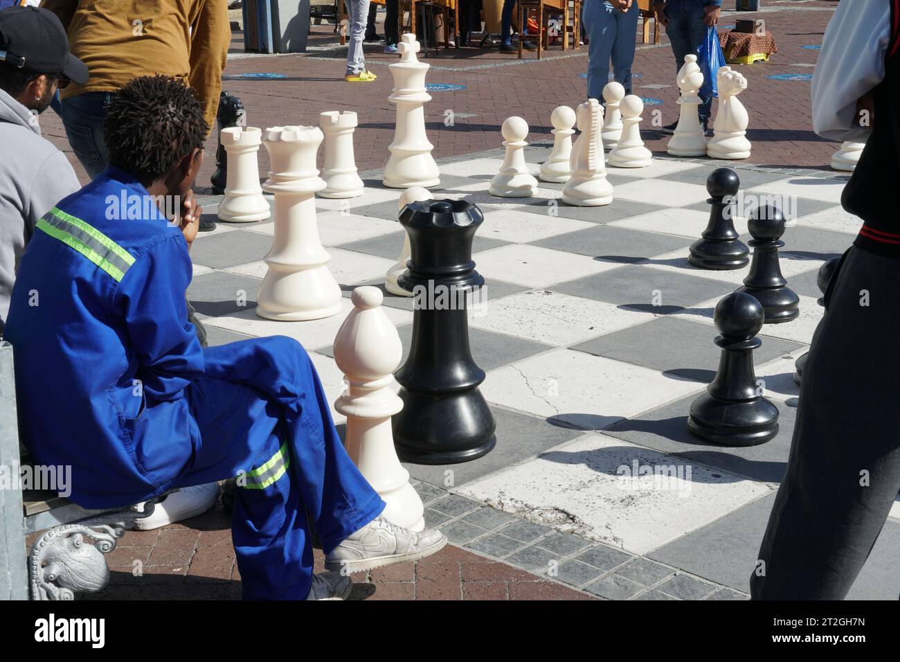 Locals playing chess hi-res stock photography and images - Alamy