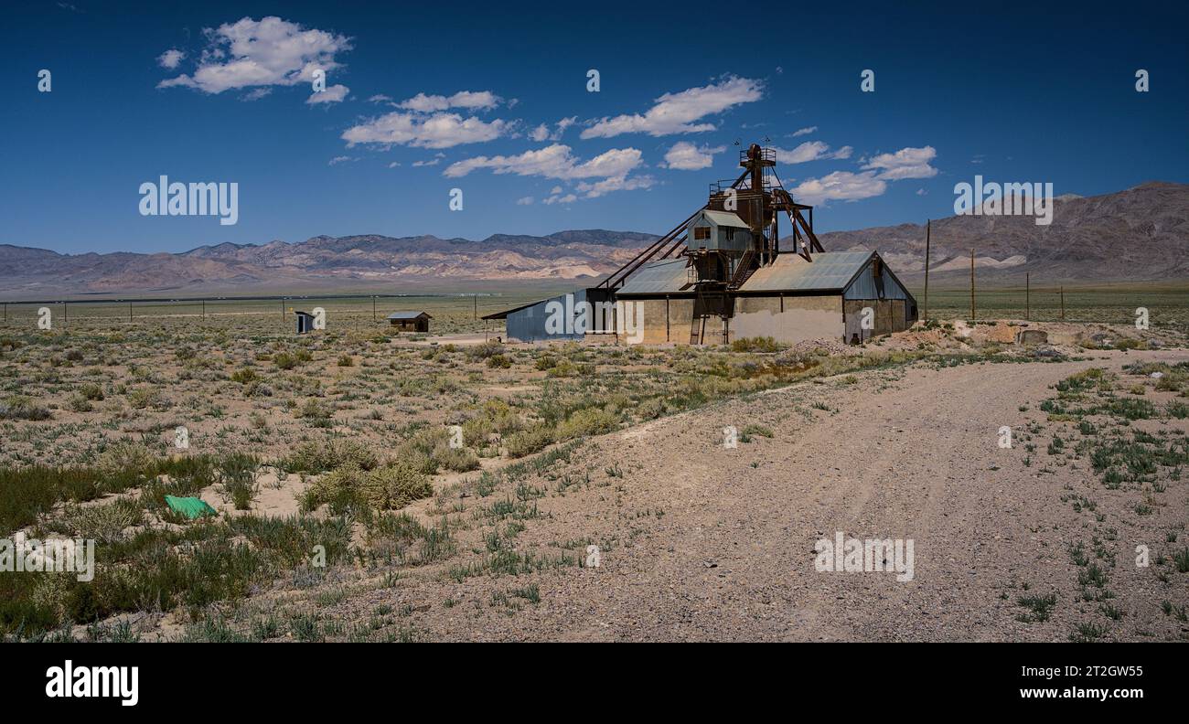 Building around Tonopah town (Nevada Stock Photo Alamy