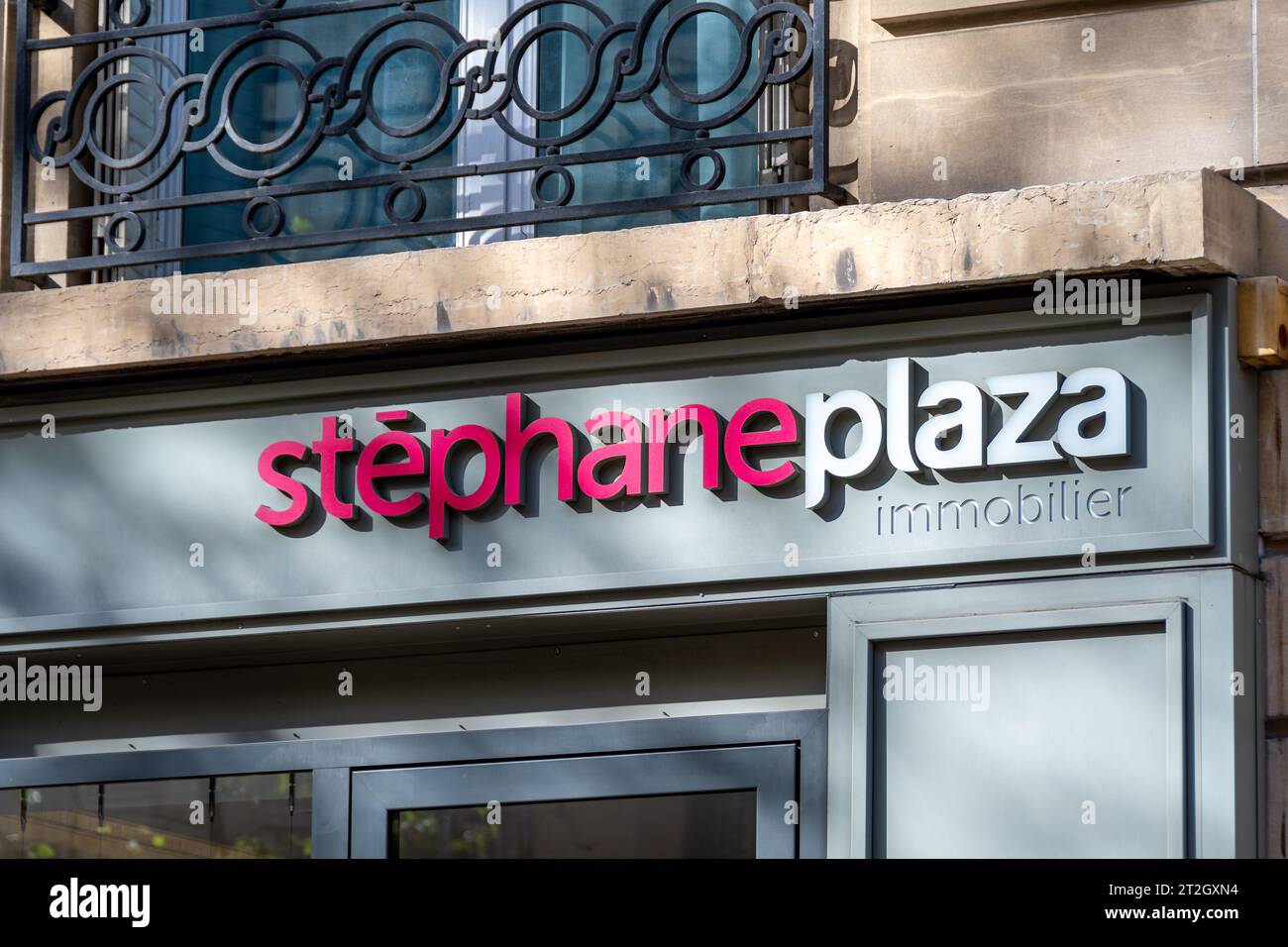 Commercial sign and logo of a Stéphane Plaza real estate agency