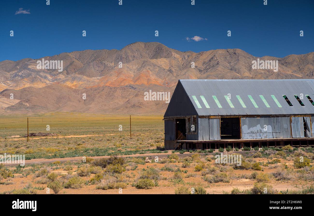 Building around Tonopah town (Nevada Stock Photo Alamy