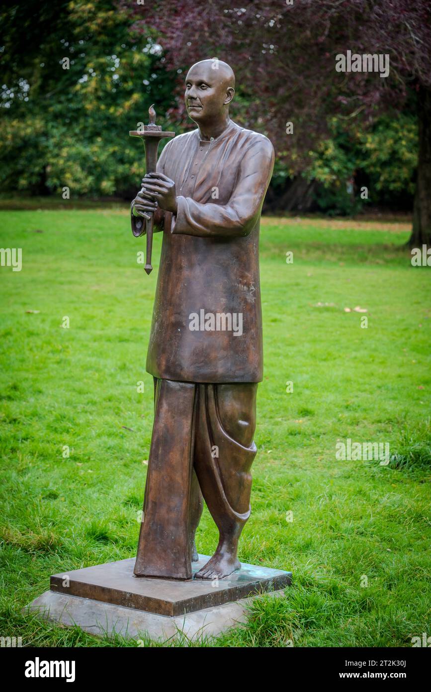 Wrexham Peace statue in Acton Park Wrexham donated by the Sri Chinmoy Oneness-Home Peace Run the worlds longest relay run. Stock Photo