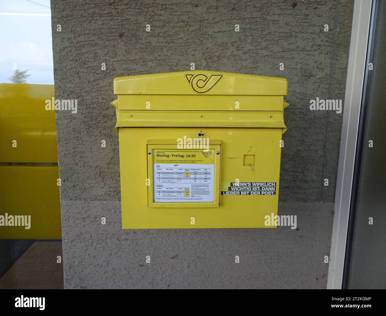 Brief versenden hi-res stock photography and images - Alamy