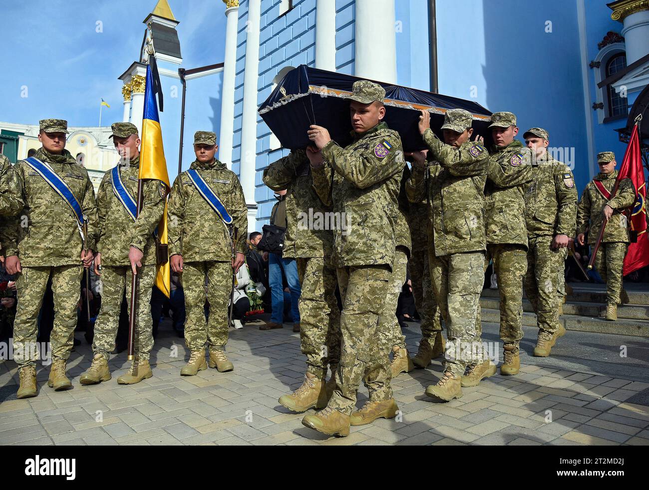 Non Exclusive: KYIV, UKRAINE - OCTOBER 19, 2023 - Servicemen carry the ...