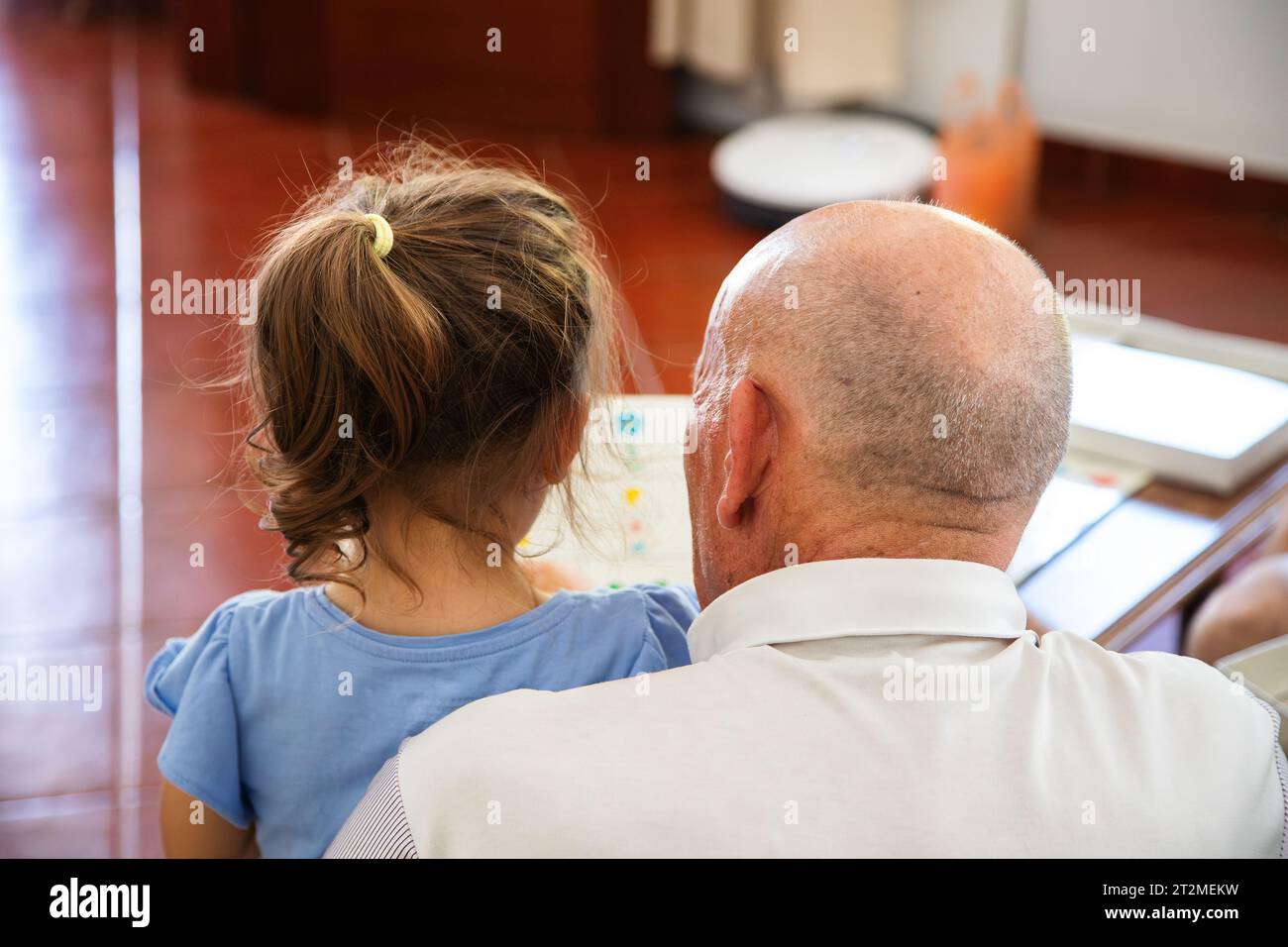 Complicity between grandfather and granddaughter, meeting of ...