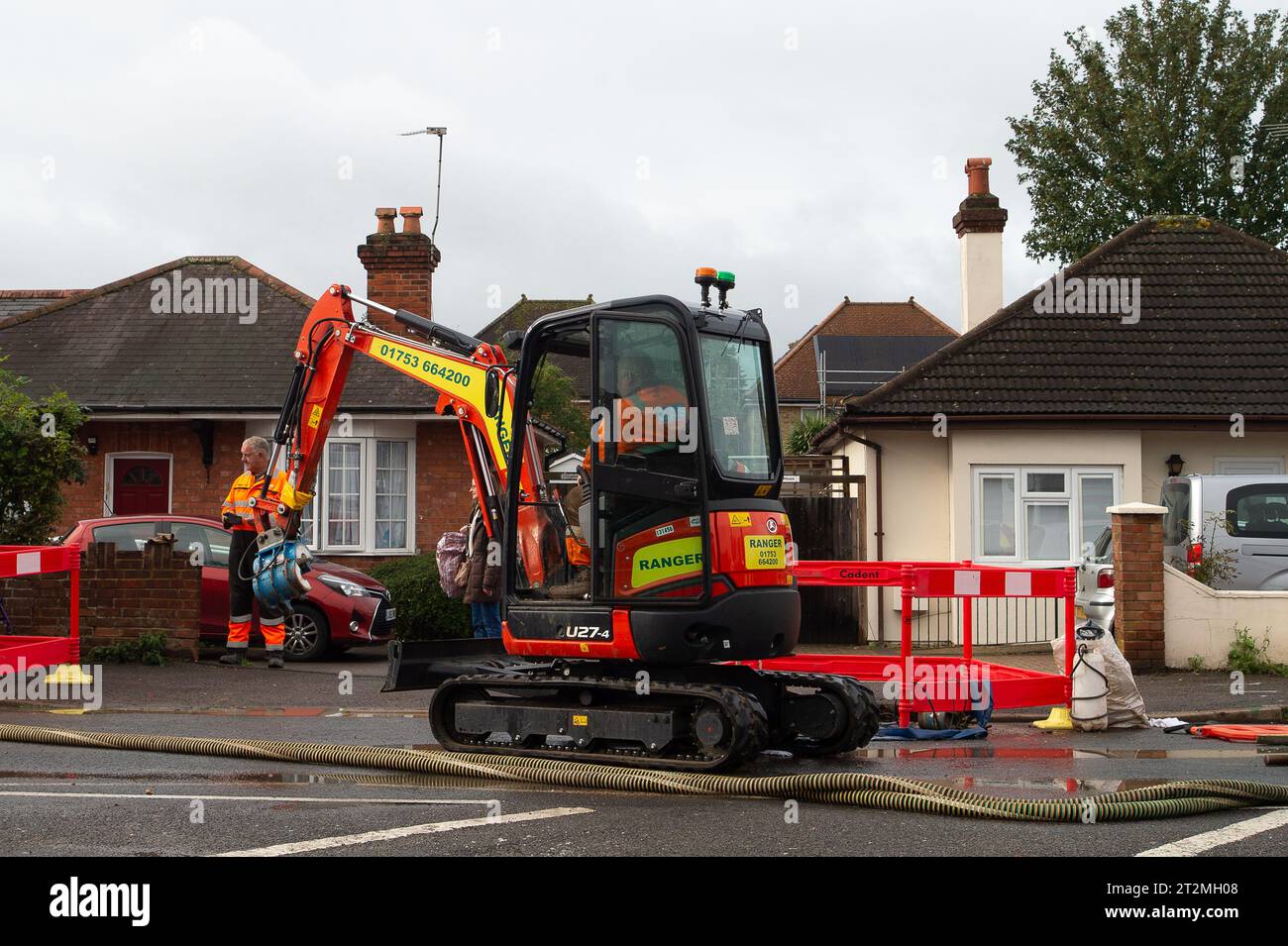 Old Windsor, Berkshire, UK. 20th October, 2023. Cadent gas contractors