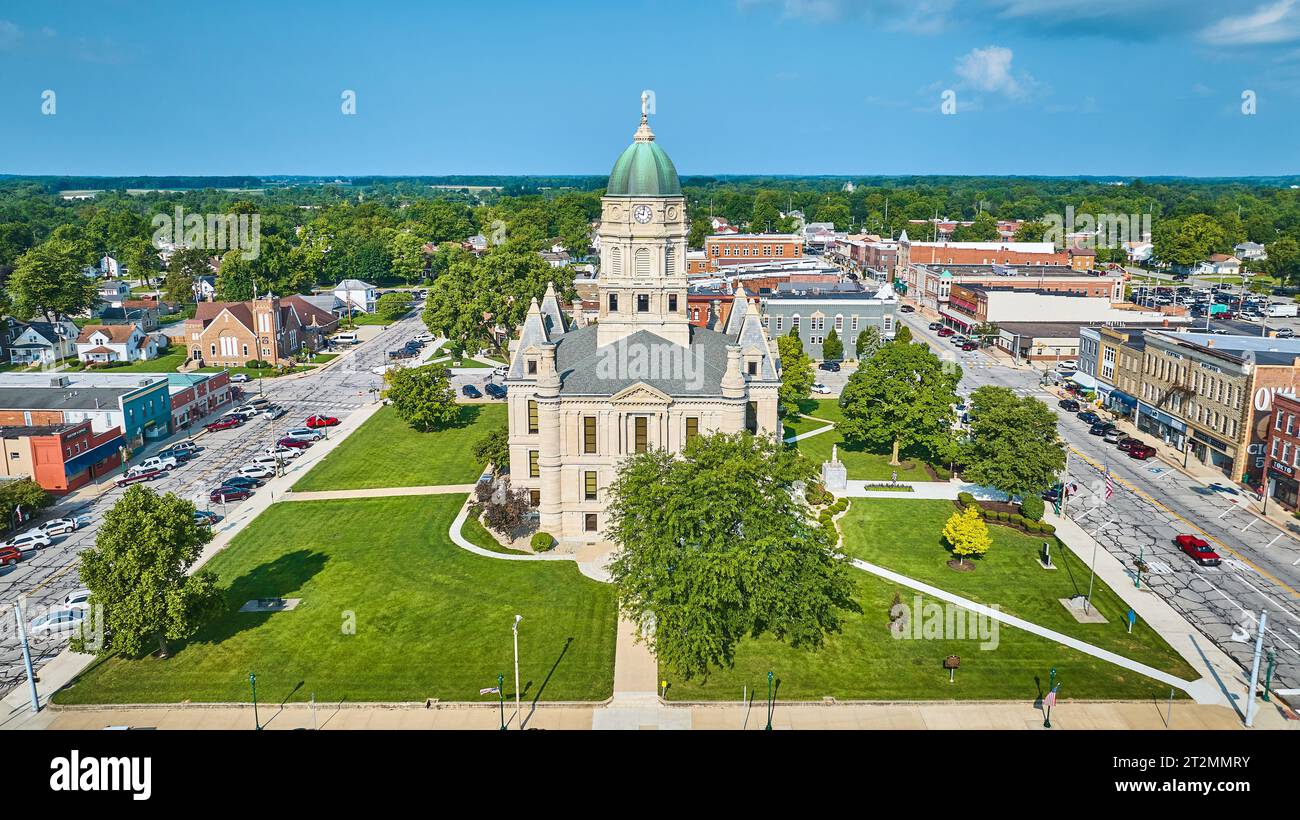 Sunny aerial Whitley County courthouse in downtown Columbia city Stock