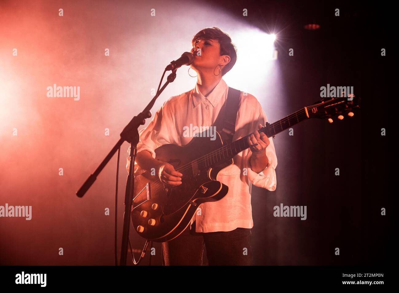 Barcelona, Spain. 2023.10.19. Anna Andreu and Marina Arrufat perform on stage at Apolo 2 on October 19, 2023 in Barcelona, Spain. Stock Photo