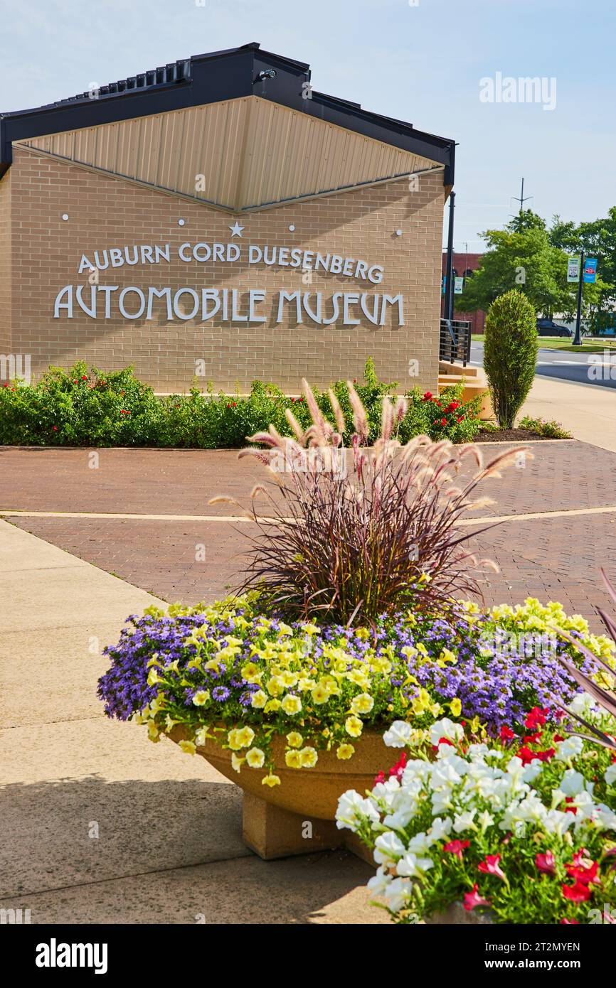 Auburn automobile museum hi-res stock photography and images - Alamy