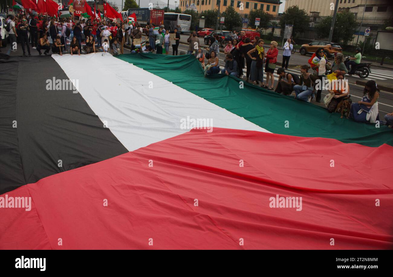 Solidarity demonstration for the Palestinian people as a sign of peace for the inhabitants of Gaza in Naples / Italy on October 20, 2023 Stock Photo