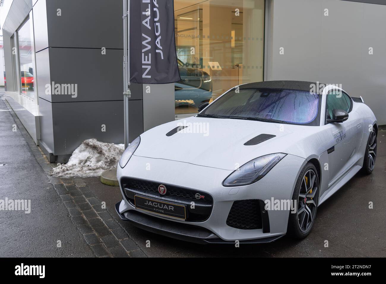 Jaguar f type cars hi-res stock photography and images - Page 2
