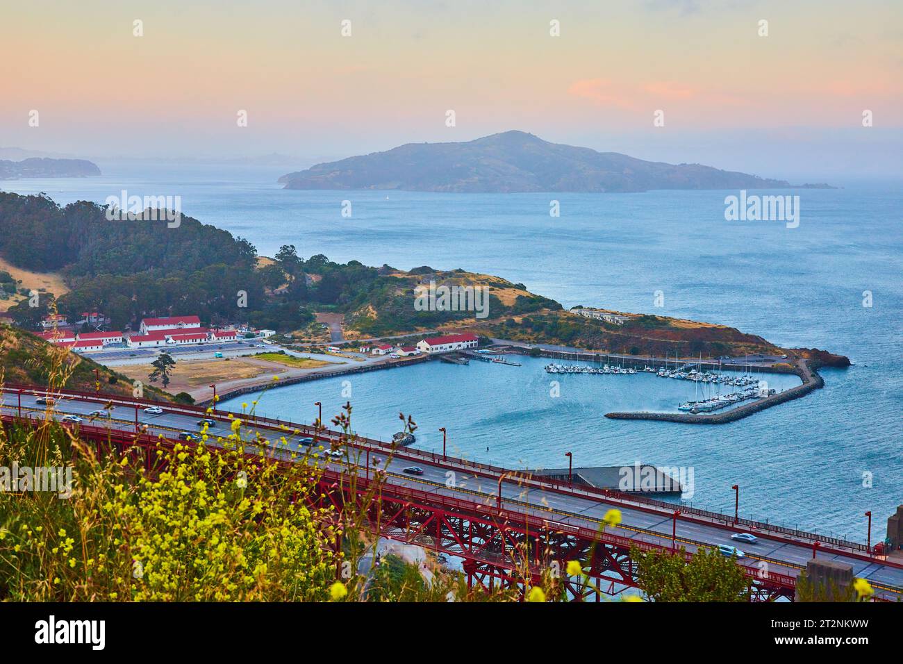 Sunset over water boats hi-res stock photography and images - Alamy