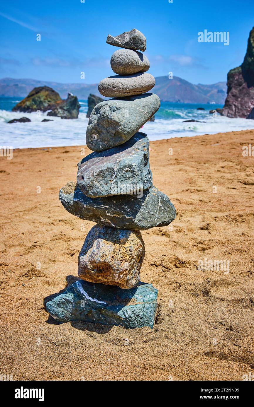 Ocean waves on rock shore hi-res stock photography and images - Alamy