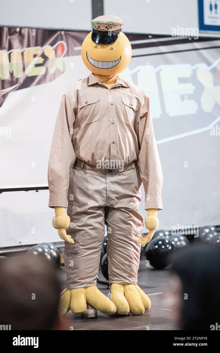 Messe Besucher Als Mangafigur Verkleidet Cosplay Auf Der MEX Manga messe-besucher-als-mangafigur-verkleidet-cosplay-auf-der-mex-manga
