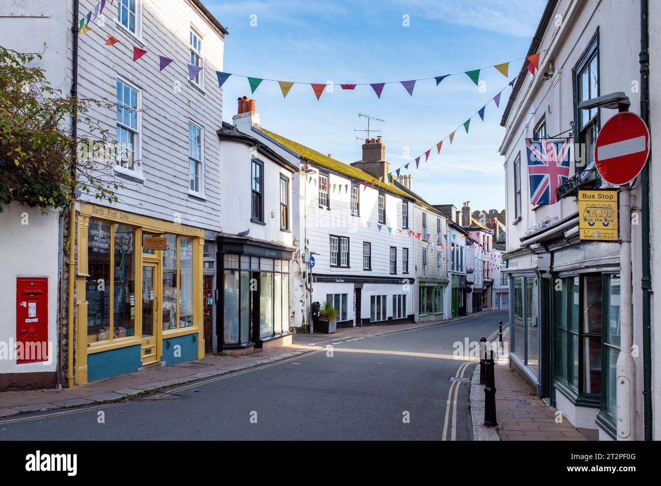 Shops along the High Street. Totnes, Devon, England Stock Photo