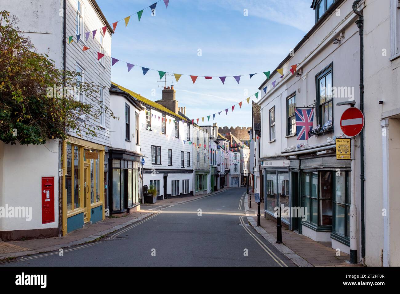 Shops along the High Street. Totnes, Devon, England Stock Photo