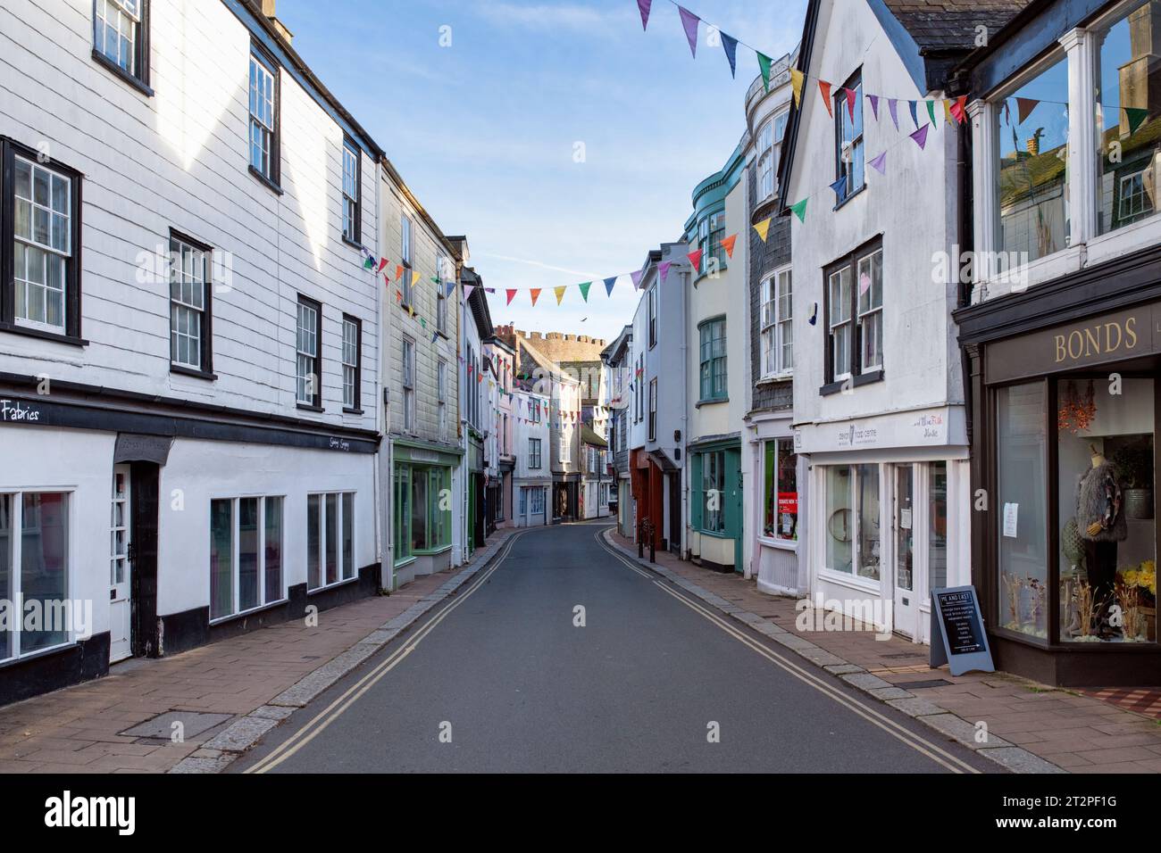 Shops along the High Street. Totnes, Devon, England Stock Photo