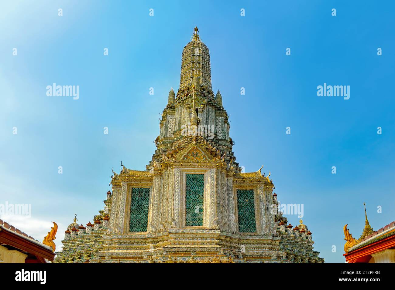 Wat Arun Ratchawararam Ratchawaramahawihan temple. Bangkok. Thailand Stock Photo