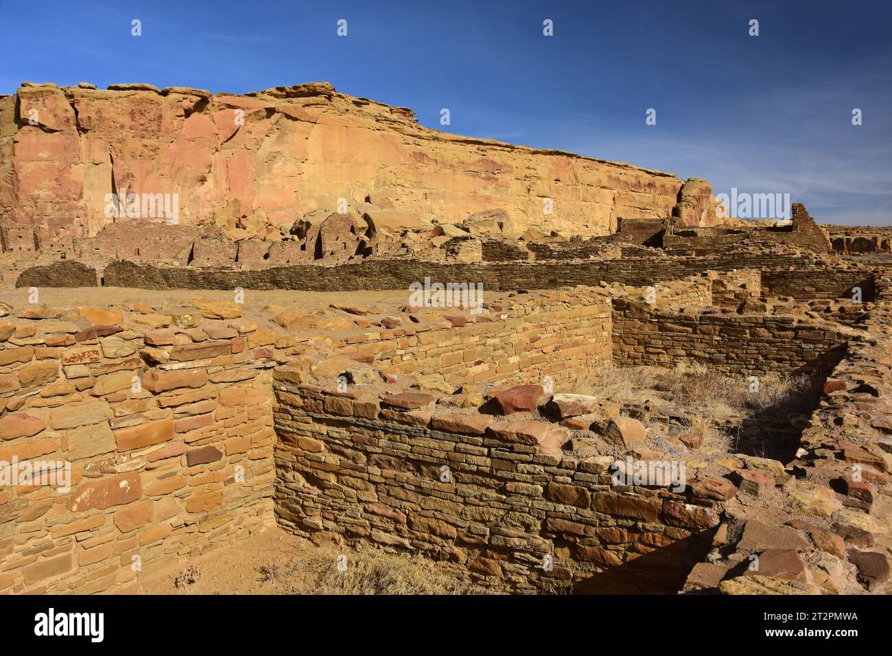 the ancient native american ruins of pueblo bonito in chaco culture national historical park on a sunny winter day near farnmington, new mexico Stock Photo