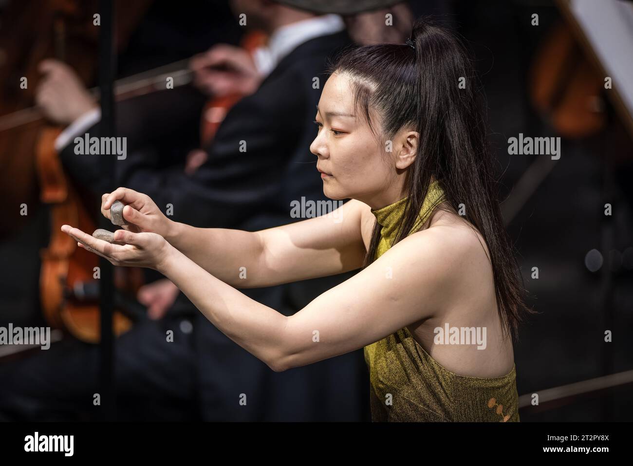 Cottbus, Germany. 20th Oct, 2023. Xizi Wang performs as soloist in the