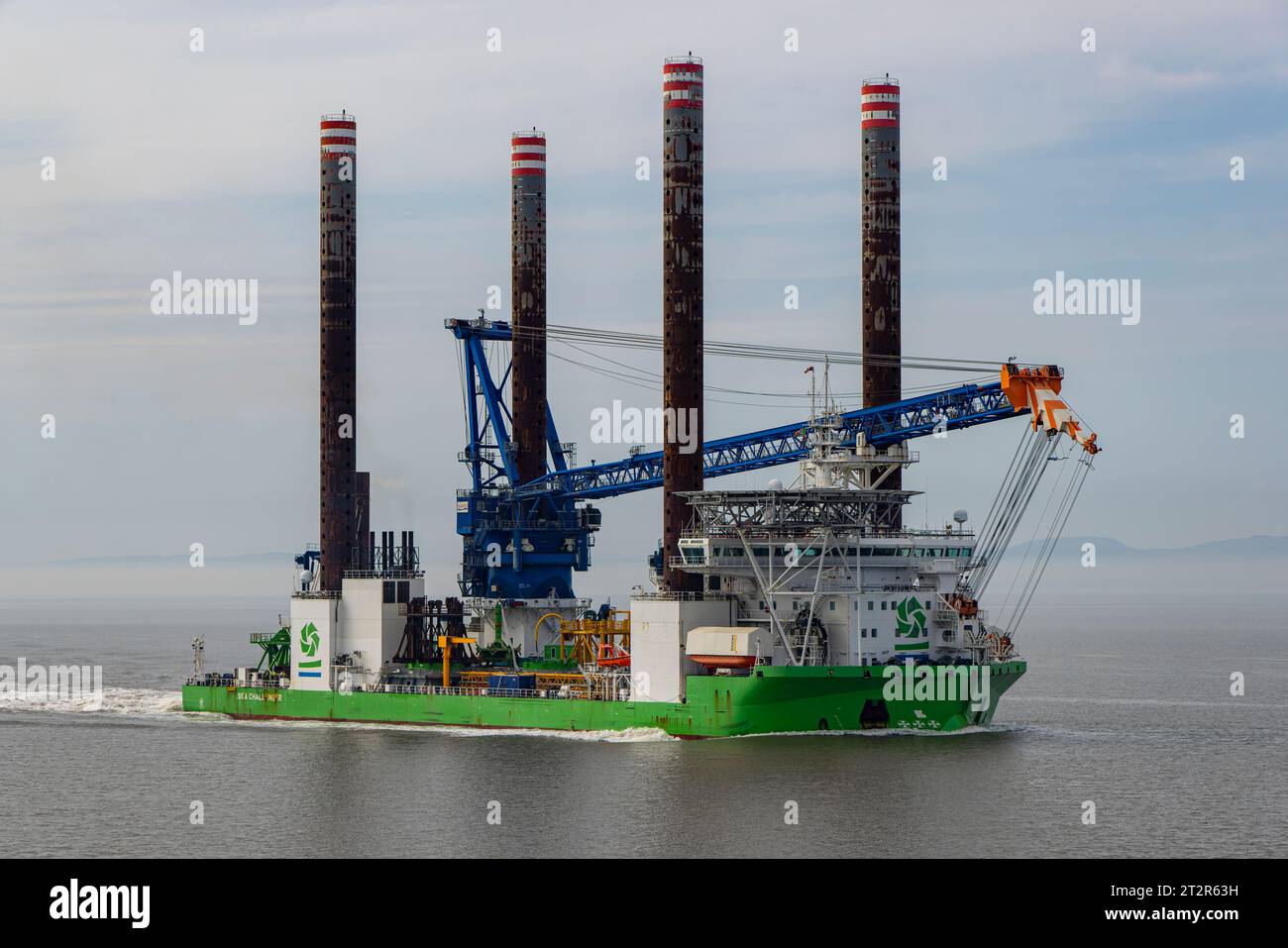 Jack-up Sea Challenger vessel with heavy lift crane heading for Royal Portbury docks Stock Photo